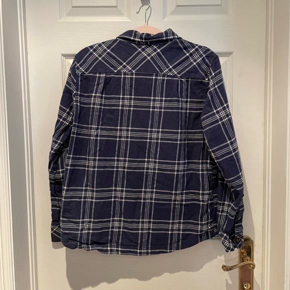Women’s plaid button up - Picture 3 of 3